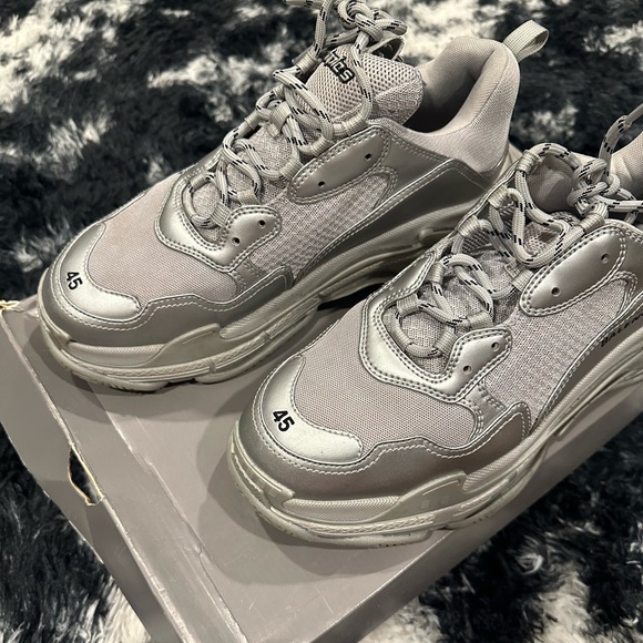 Men’s Balenciaga Sneakers - Picture 1 of 3